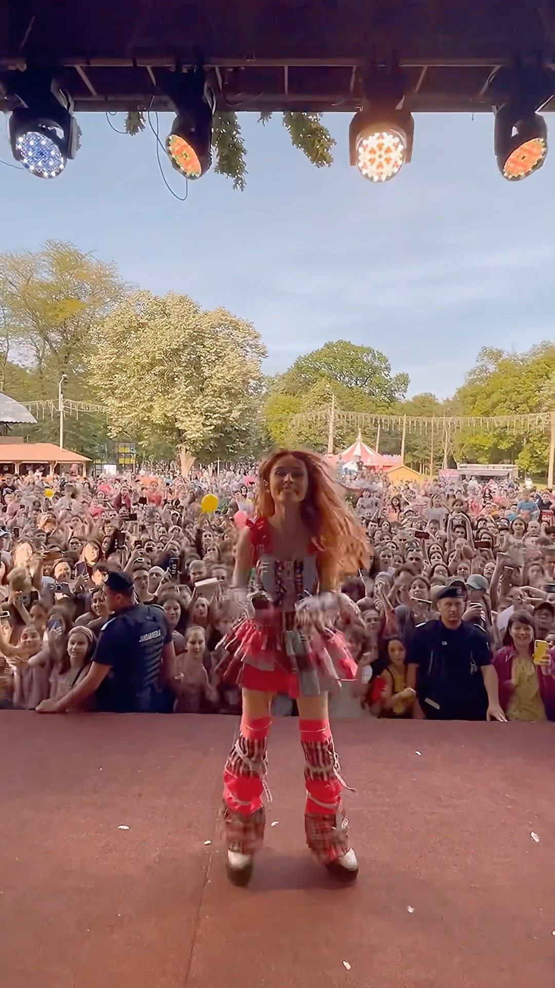 I love to have fun at the concerts with you ? | Andra Gogan